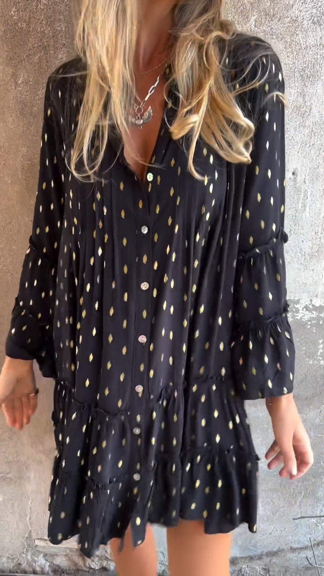 Effortlessly Elegant Dress with a Timeless Design