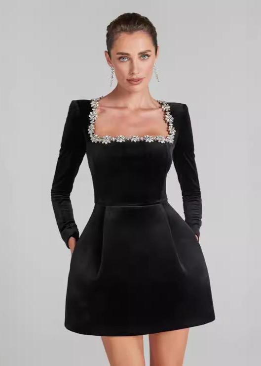 Gracefully Styled Dress for Any Occasion