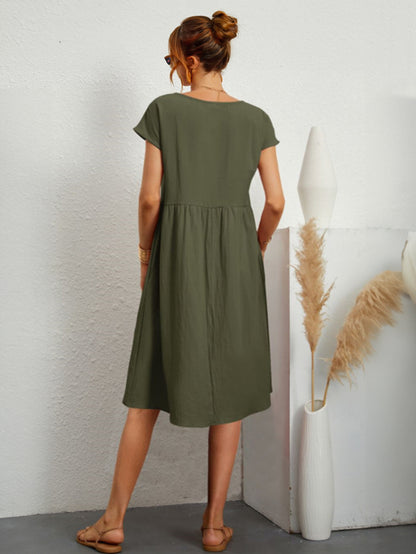 Classic Vintage Dress with a Flattering Fit