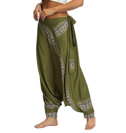Effortlessly Elegant Pants with a Timeless Design