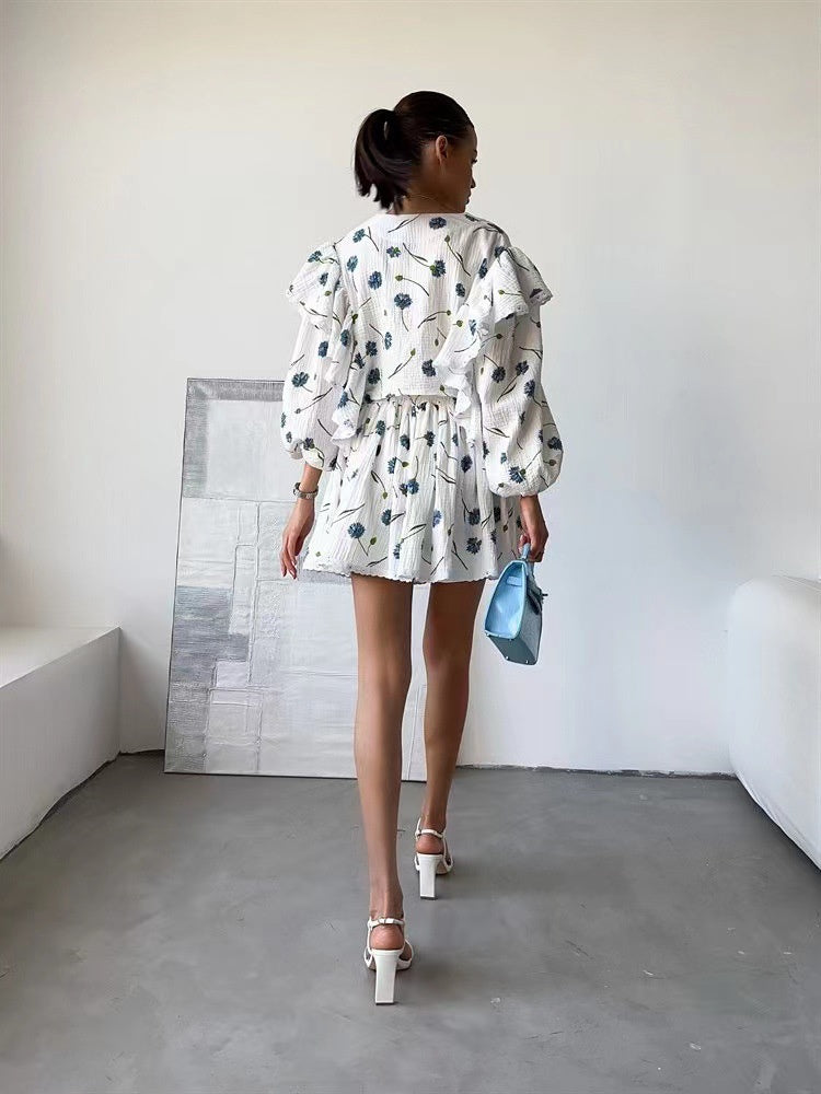 Sophisticated Garment with a Clean Classic Look