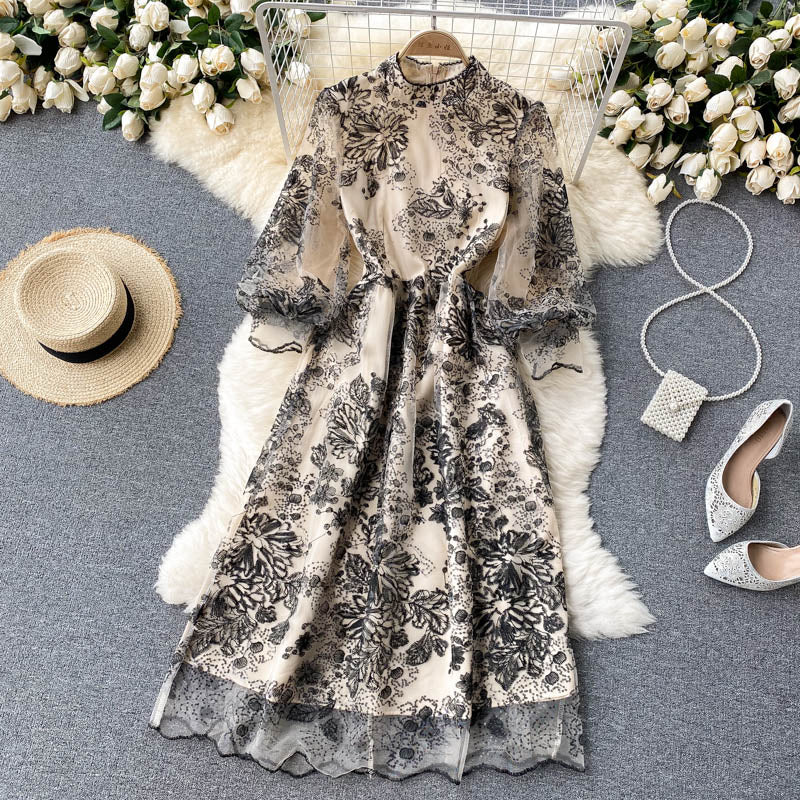 Classic Vintage Dress with a Flattering Fit