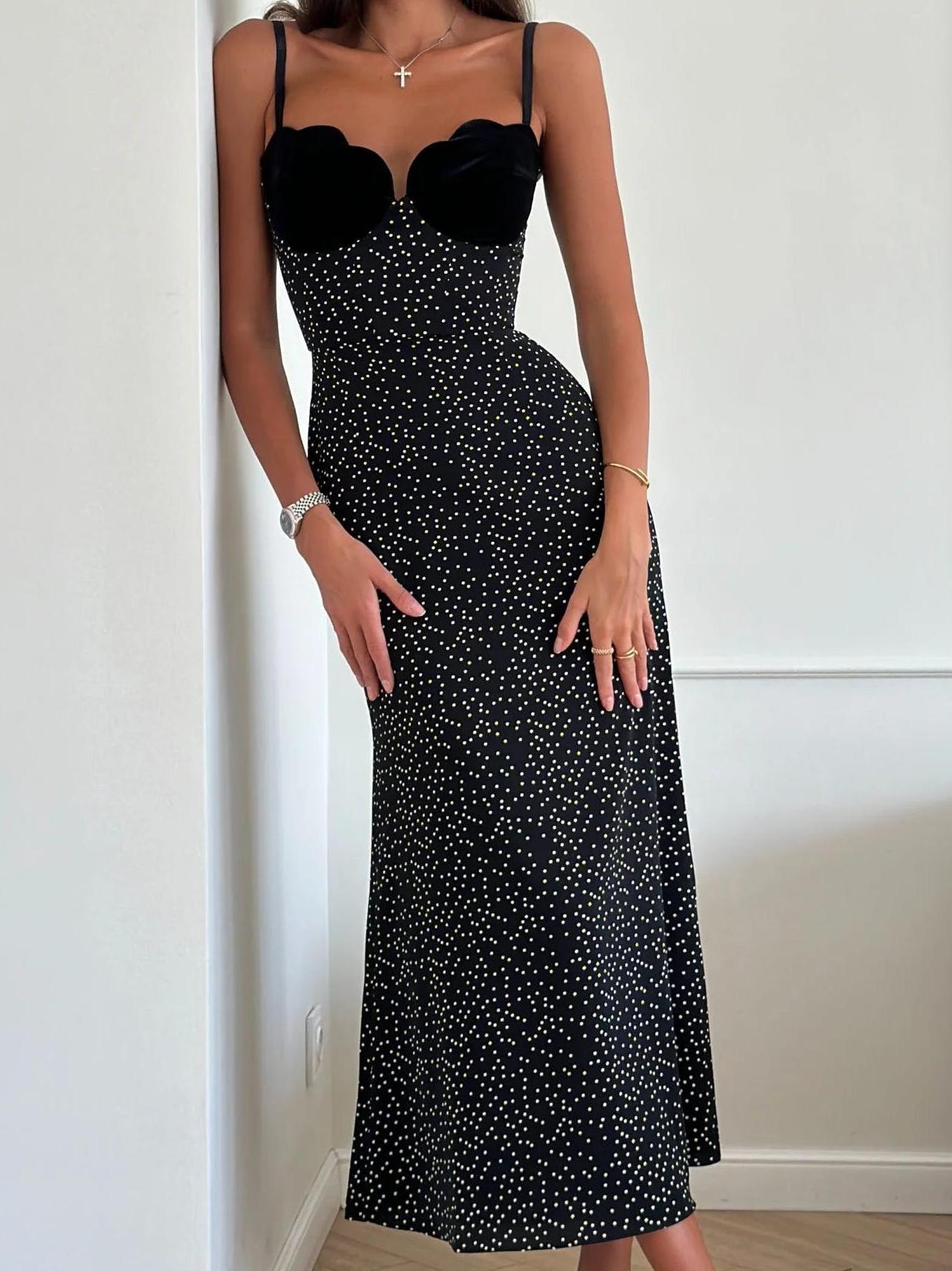 Effortlessly Elegant Dress with a Timeless Design