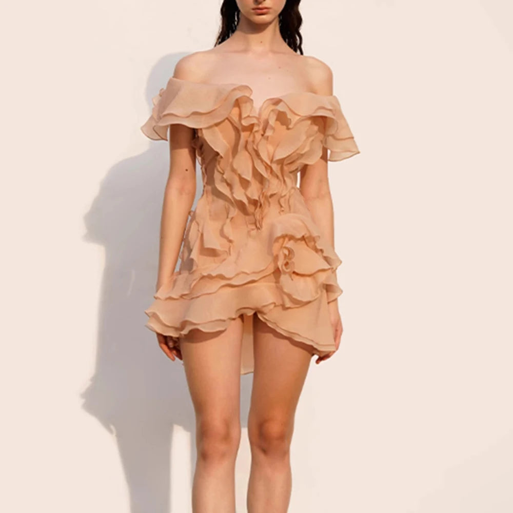 Beautifully Finished Dress in a Timeless Design