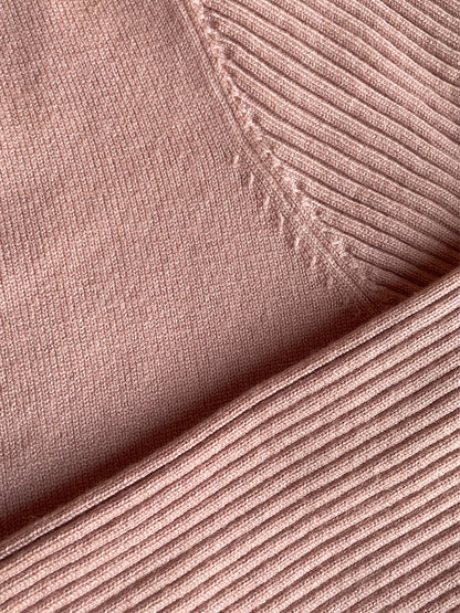 Effortlessly Elegant Sweater with a Timeless Design