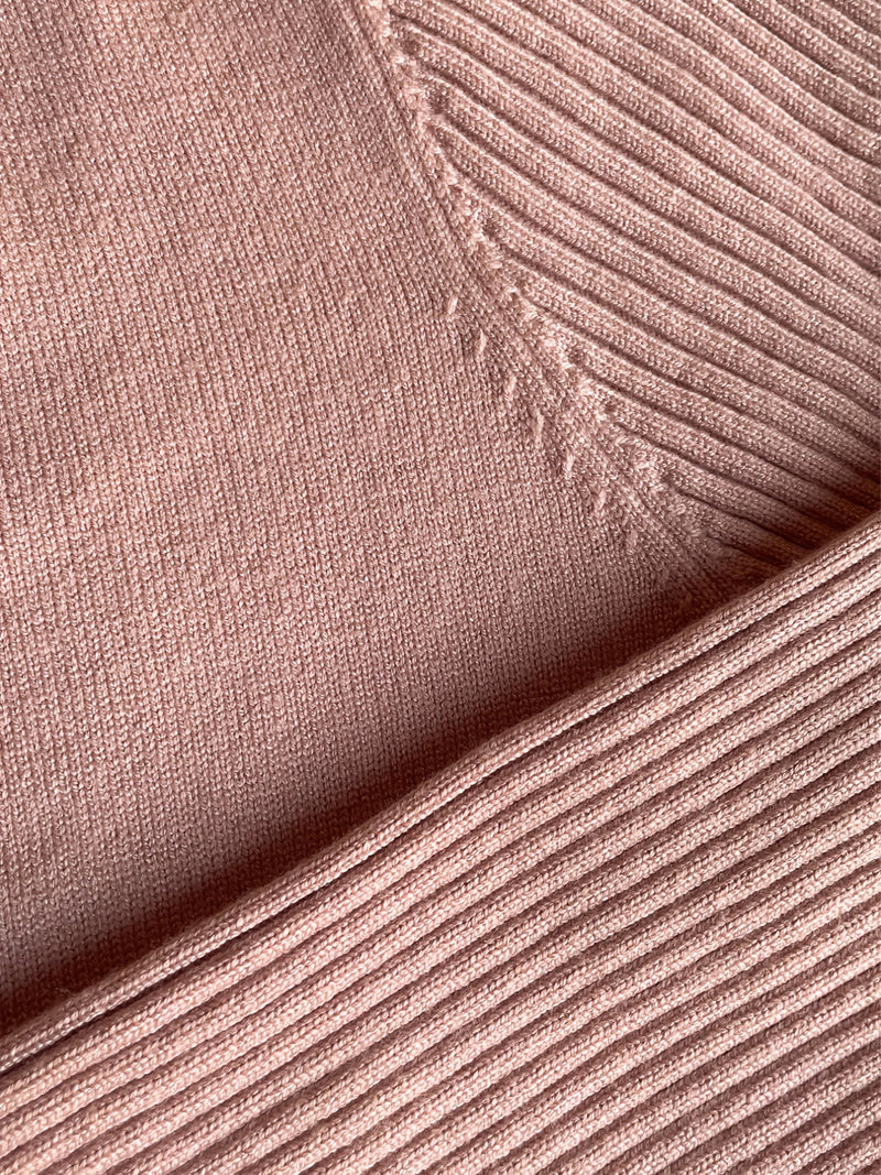 Effortlessly Elegant Sweater with a Timeless Design