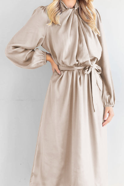 Well Tailored Dress with a Graceful Silhouette