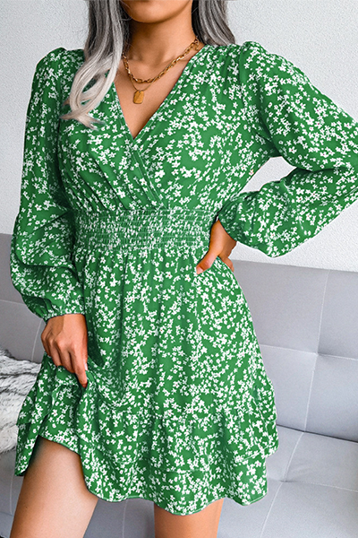 Classic Vintage Dress with a Flattering Fit