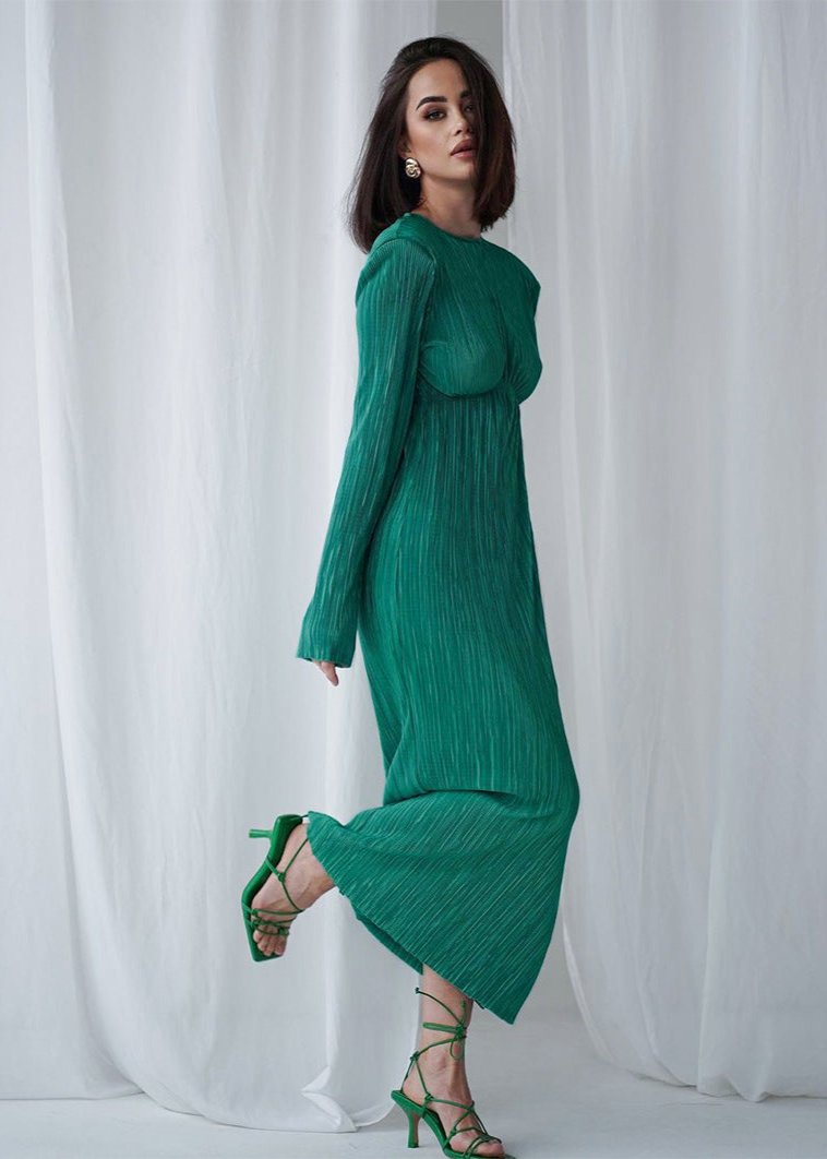 Beautifully Crafted Dress in a Classic Style