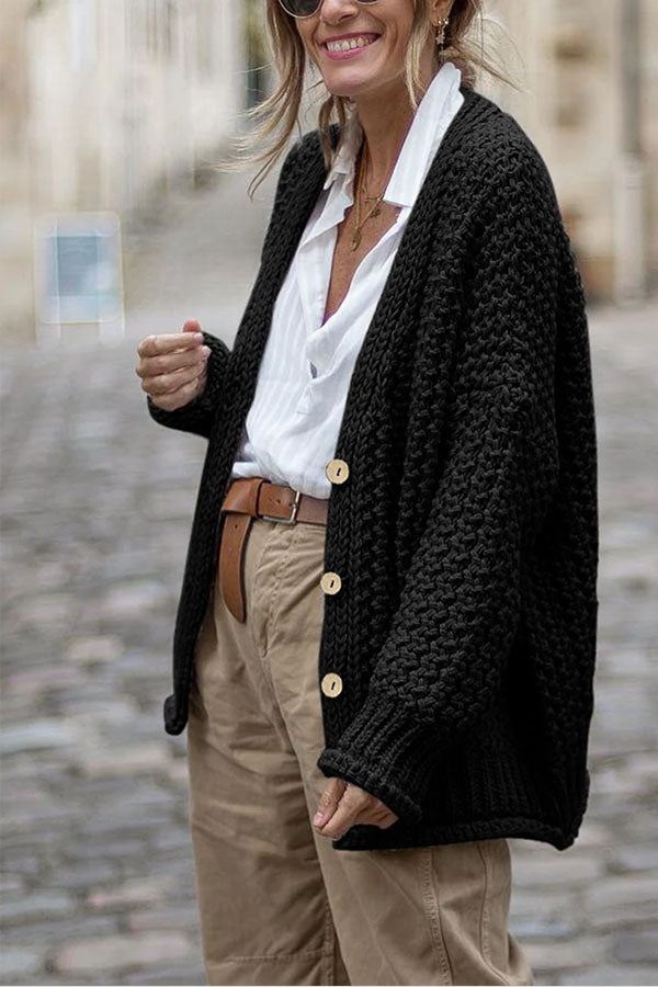 Well Tailored Cardigan with a Graceful Silhouette