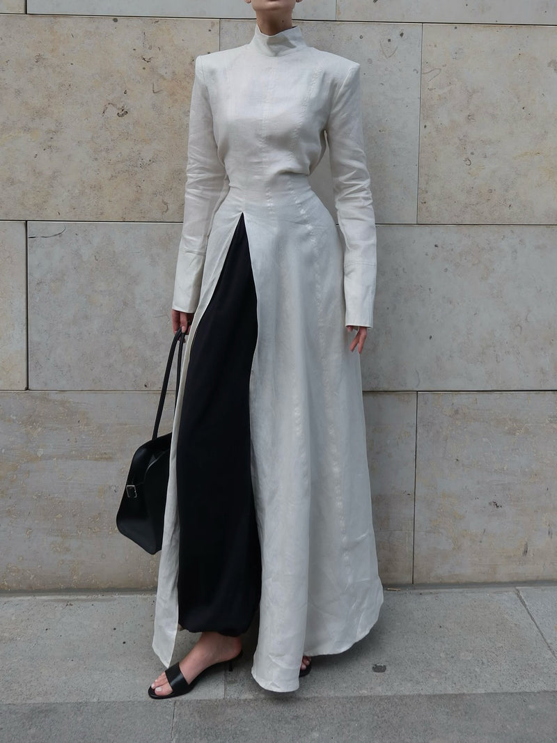 Classic Vintage Blouse with a Flattering Fit
