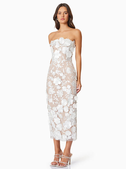 Well Tailored Dress with a Graceful Silhouette