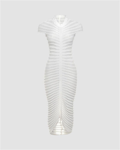 Well Tailored Dress with a Graceful Silhouette