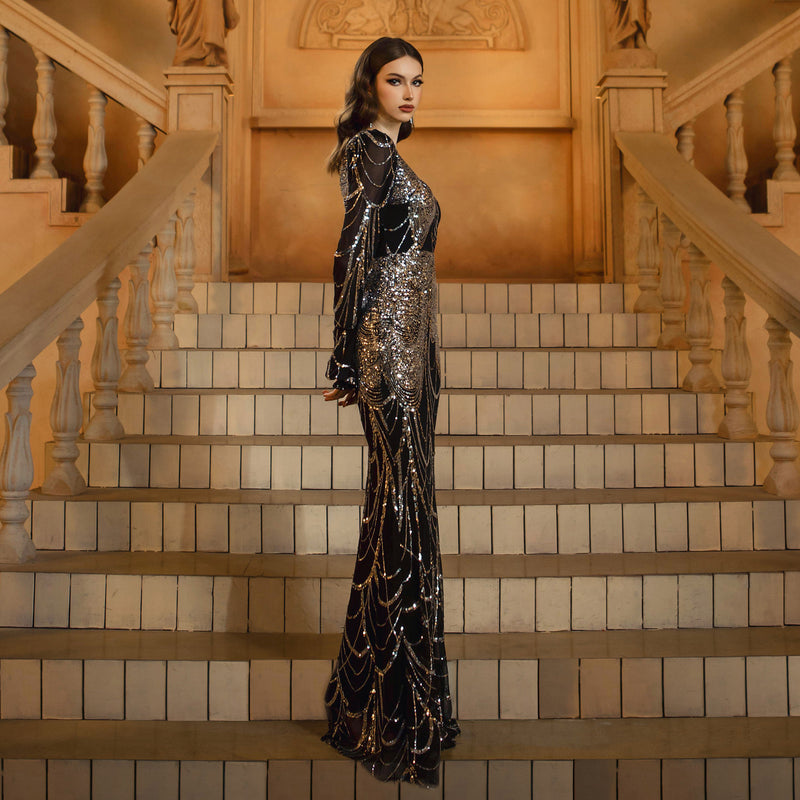Beautifully Finished Dress in a Timeless Design
