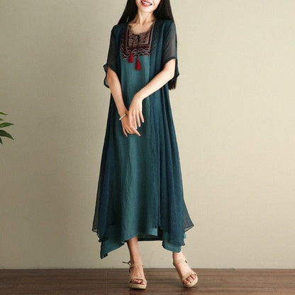 Beautifully Finished Dress in a Timeless Design
