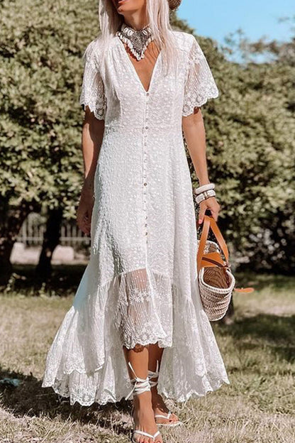 Effortlessly Elegant Dress with a Timeless Design