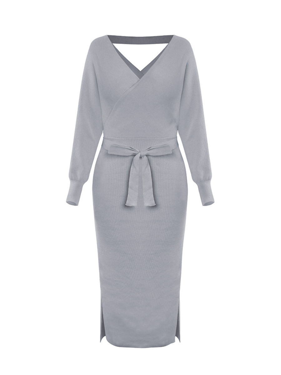 Well Tailored Sweater with a Graceful Silhouette