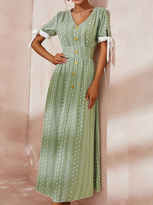Effortlessly Elegant Dress with a Timeless Design