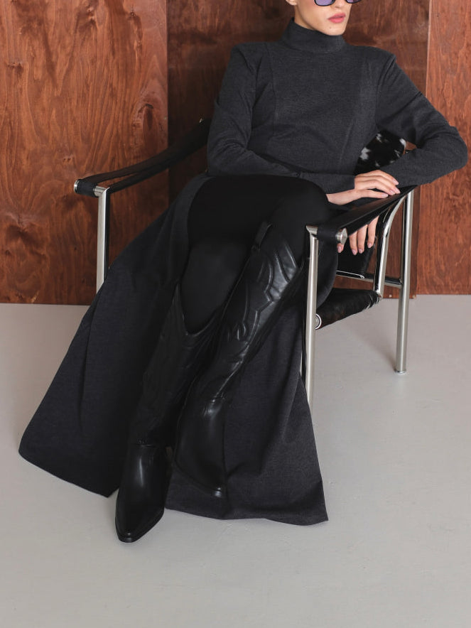 Well Tailored Dress with a Graceful Silhouette