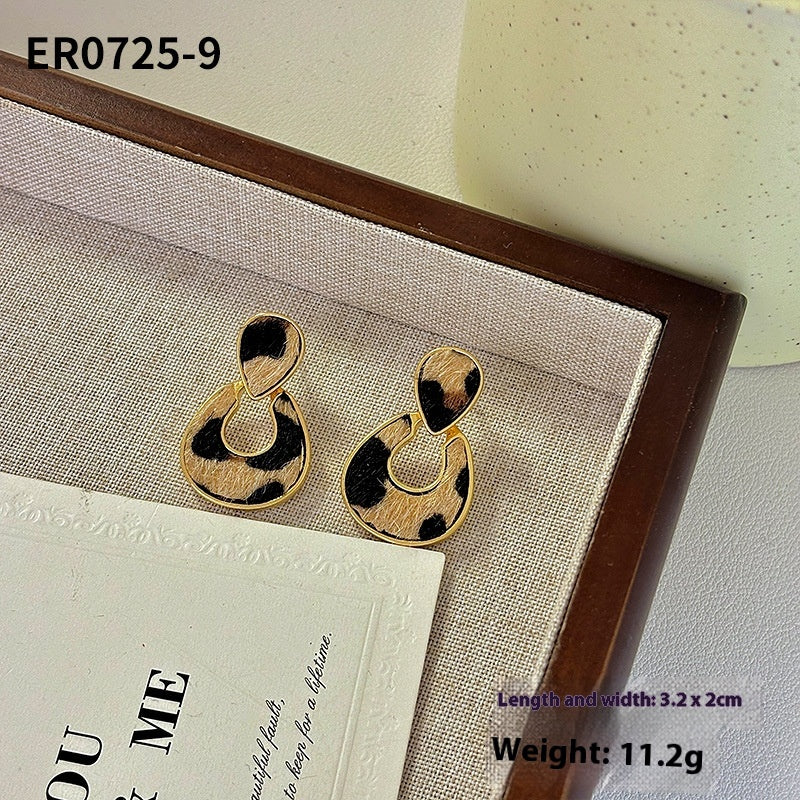 Classic Earring with Timeless Appeal
