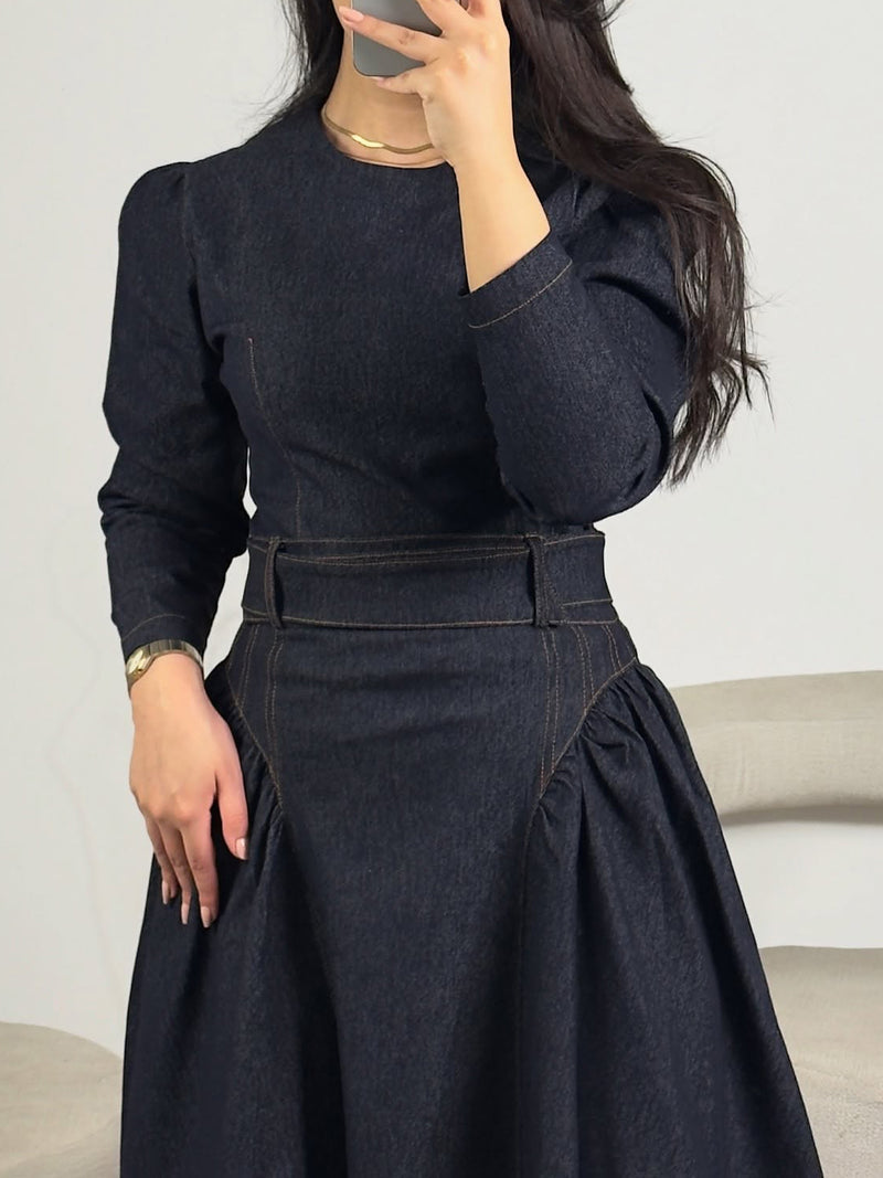Gracefully Styled Dress for Any Occasion