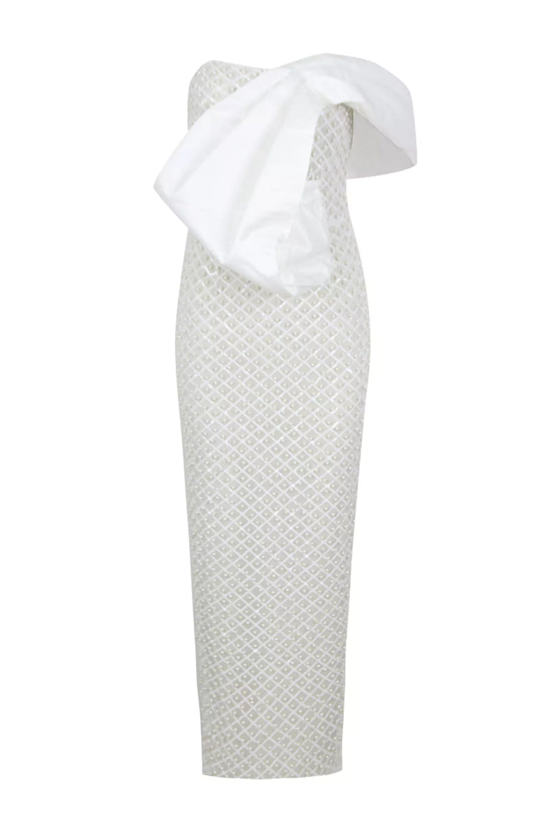 Well Tailored Dress with a Graceful Silhouette