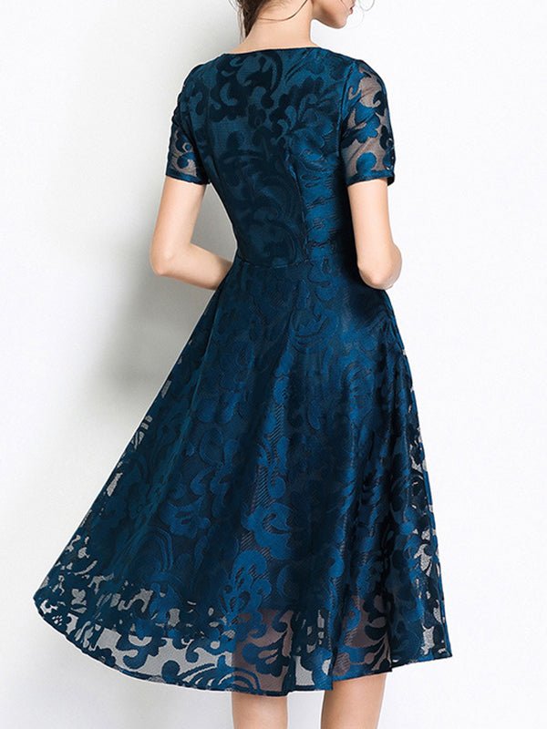 Gracefully Styled Dress for Any Occasion