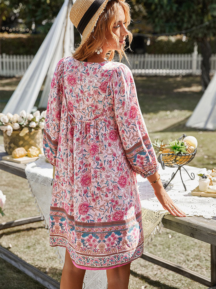 Effortlessly Elegant Dress with a Timeless Design