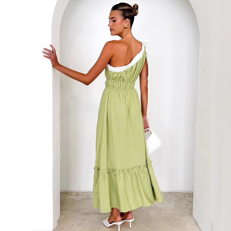 Effortlessly Elegant Dress with a Timeless Design