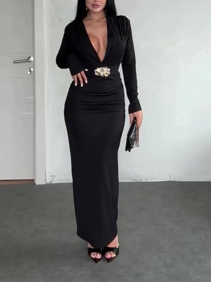 Well Tailored Dress with a Graceful Silhouette