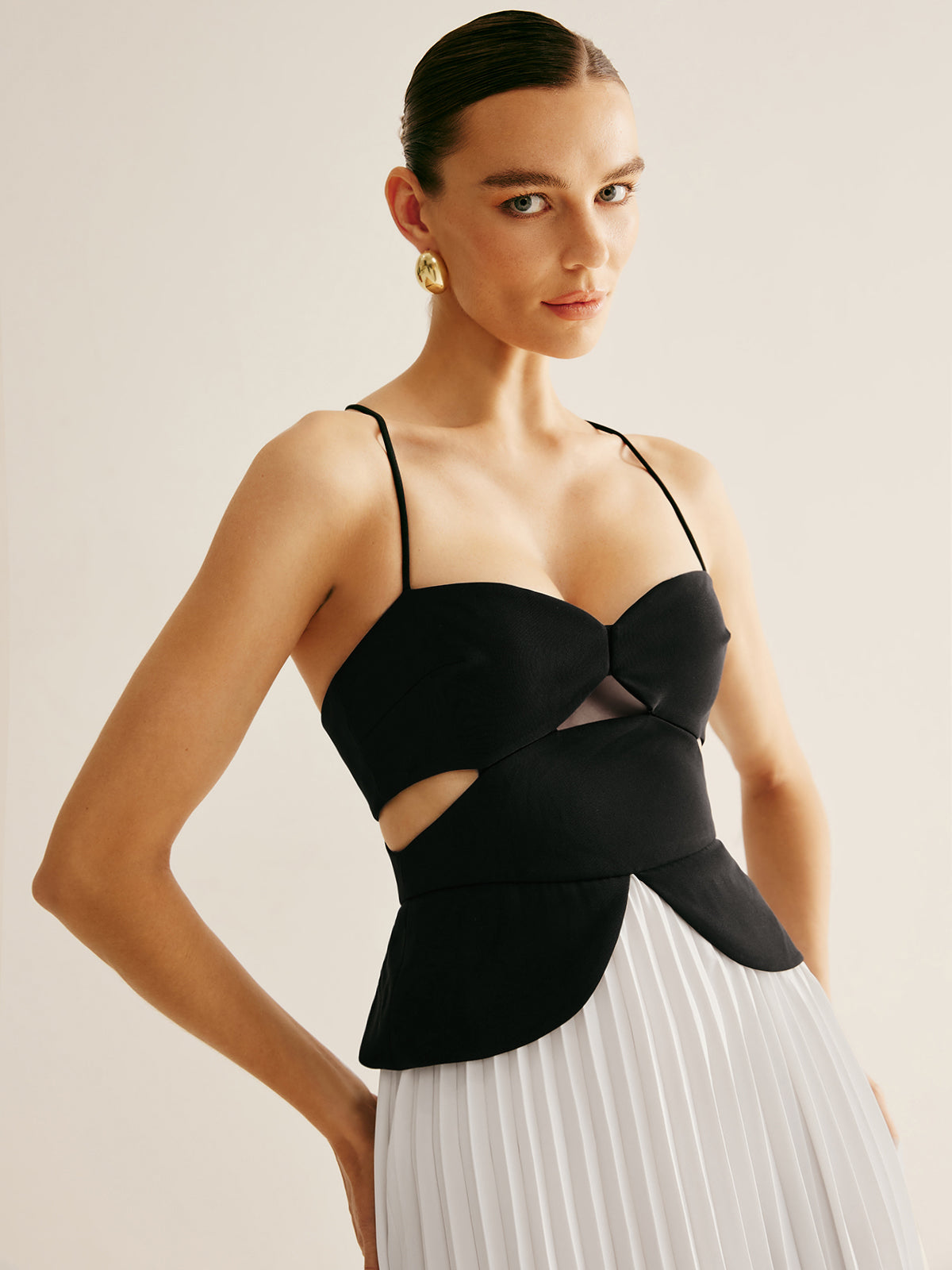 Gracefully Styled Dress for Any Occasion