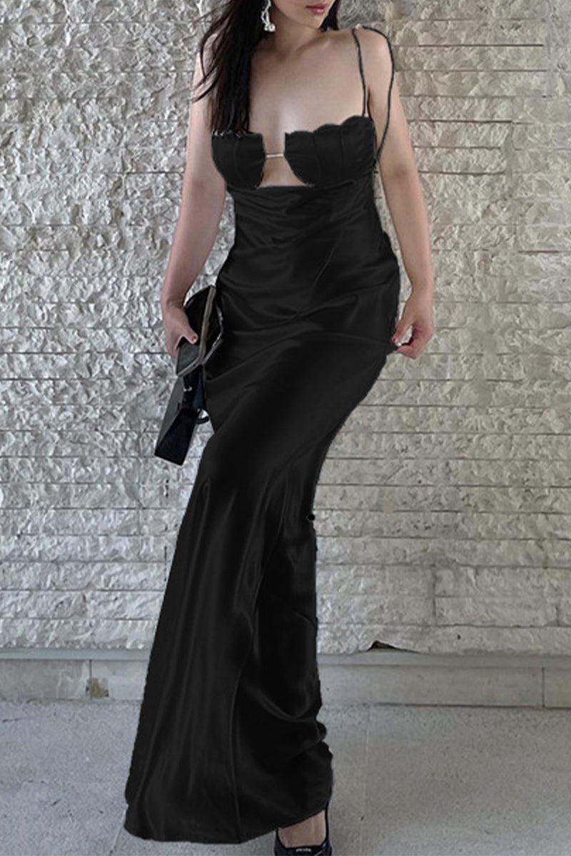 Beautifully Finished Dress in a Timeless Design