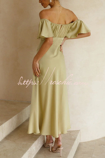 Sophisticated Dress with a Clean Classic Look