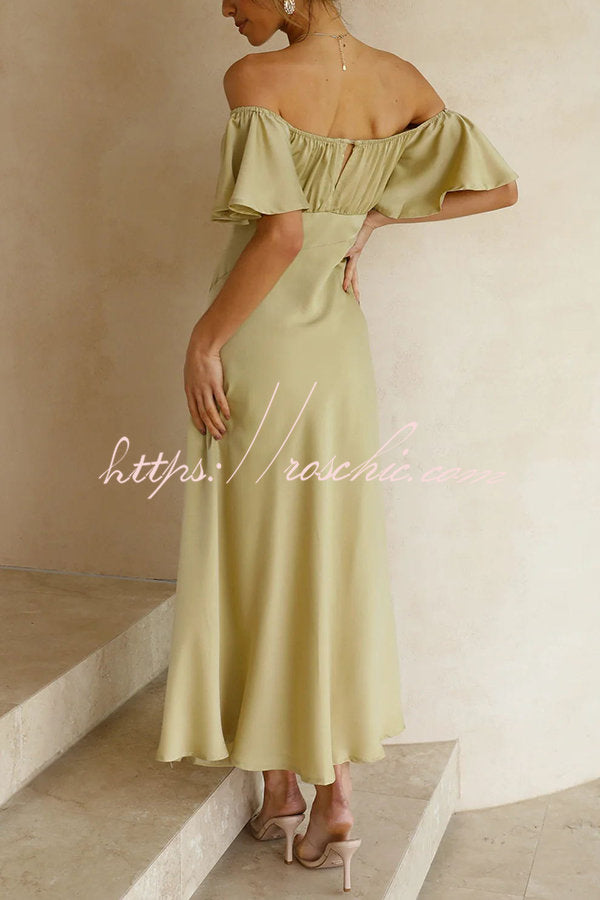 Sophisticated Dress with a Clean Classic Look
