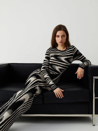 Classic Vintage Sweater with a Flattering Fit