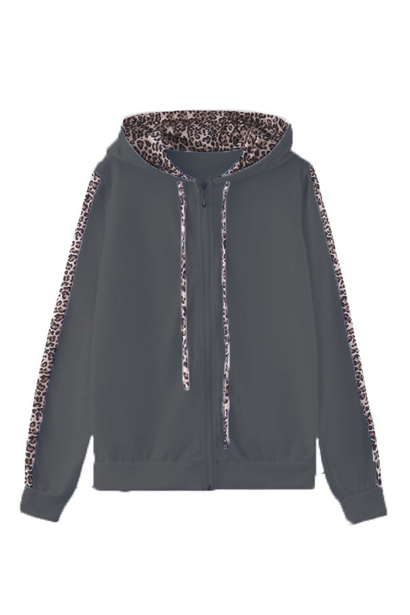 Effortlessly Elegant Garment with a Timeless Design