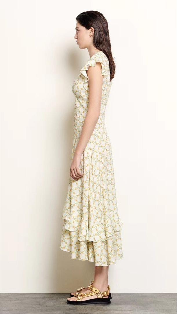 Sophisticated Dress with a Clean Classic Look