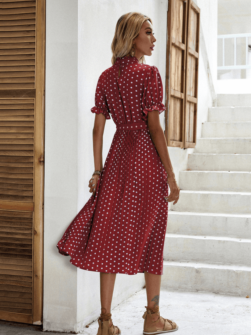 Classic Vintage Dress with a Flattering Fit