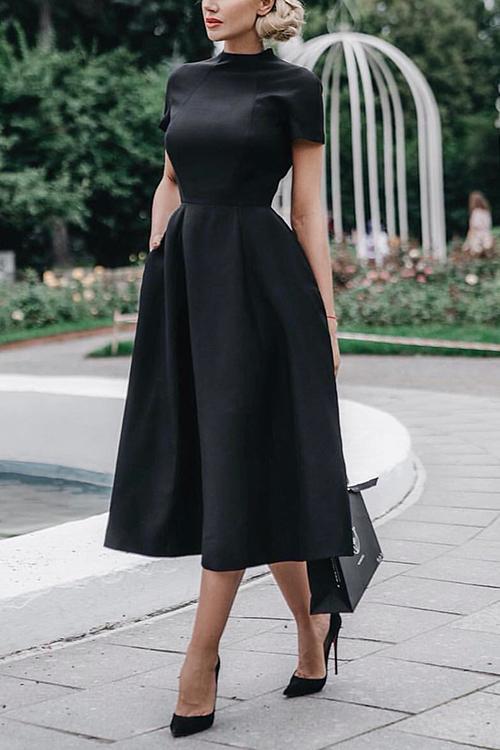 Classic Vintage Dress with a Flattering Fit