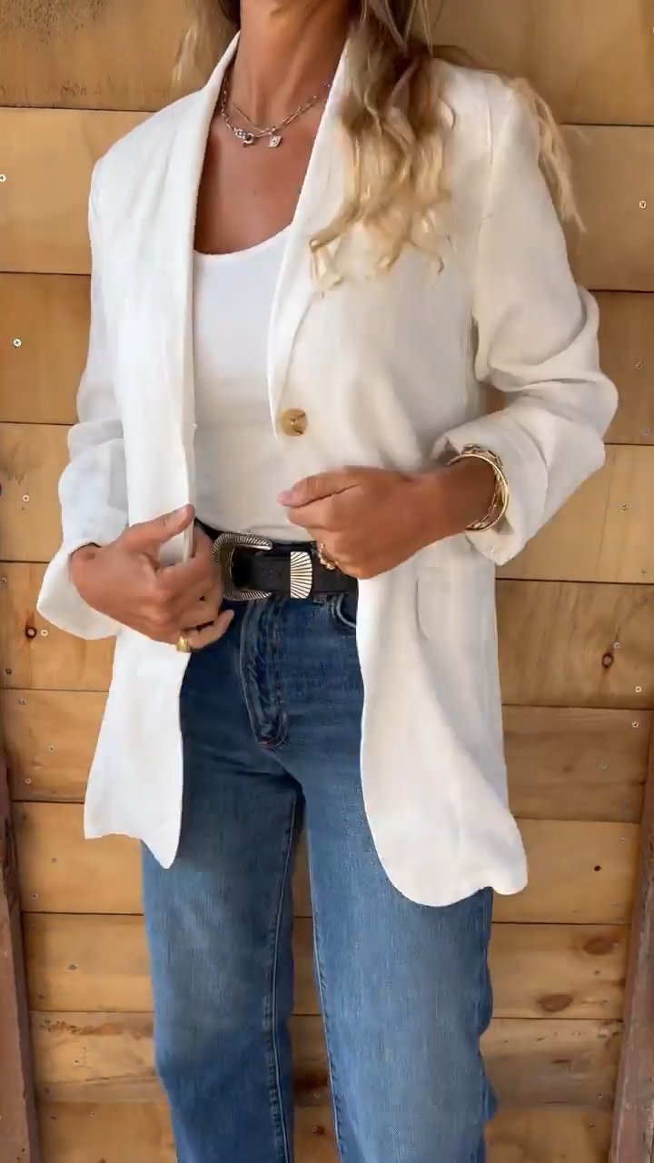 Elegantly Styled Jacket for Everyday Wear
