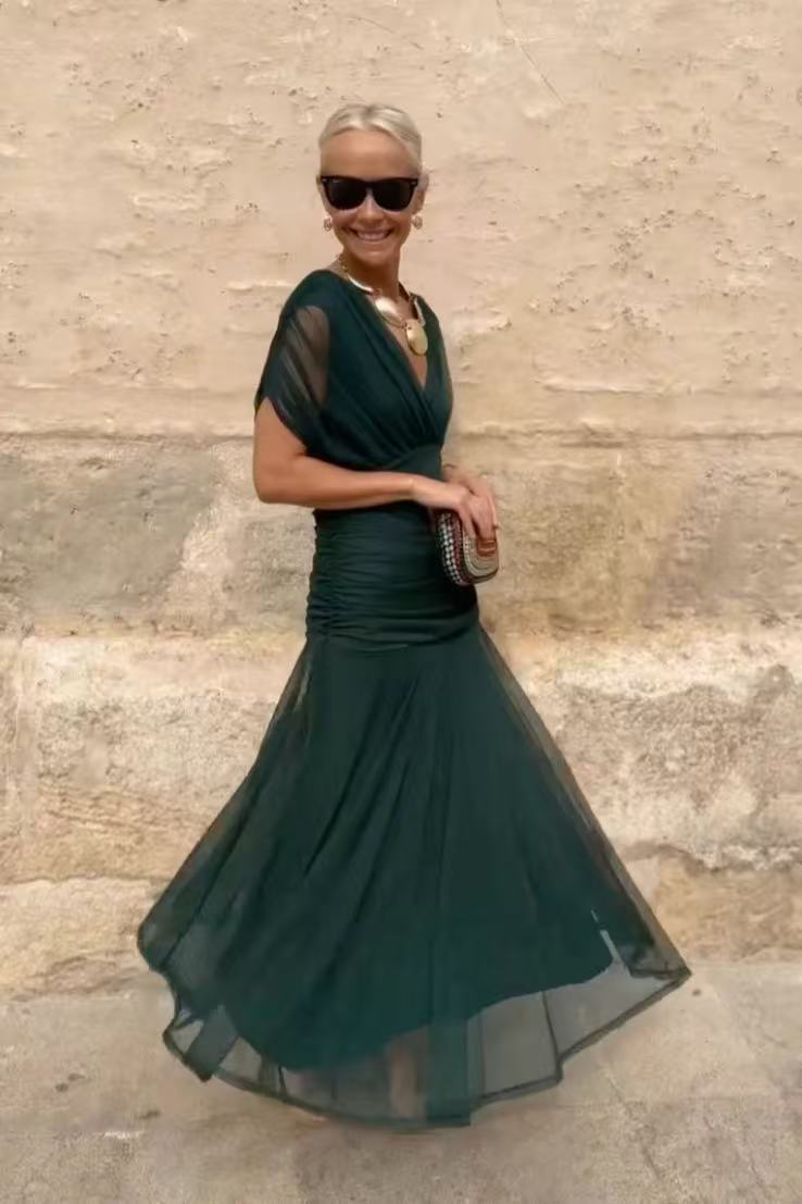 Beautifully Crafted Dress in a Classic Style