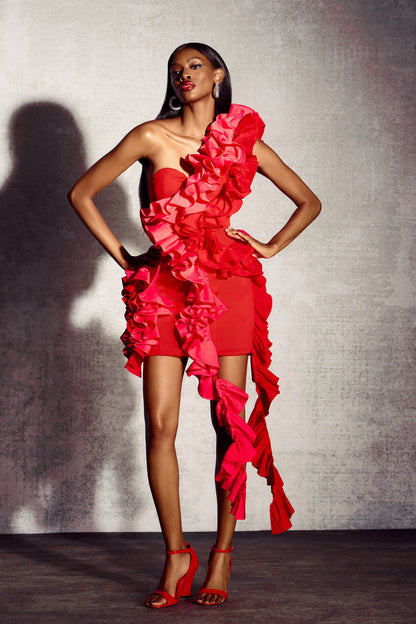 Beautifully Finished Dress in a Timeless Design