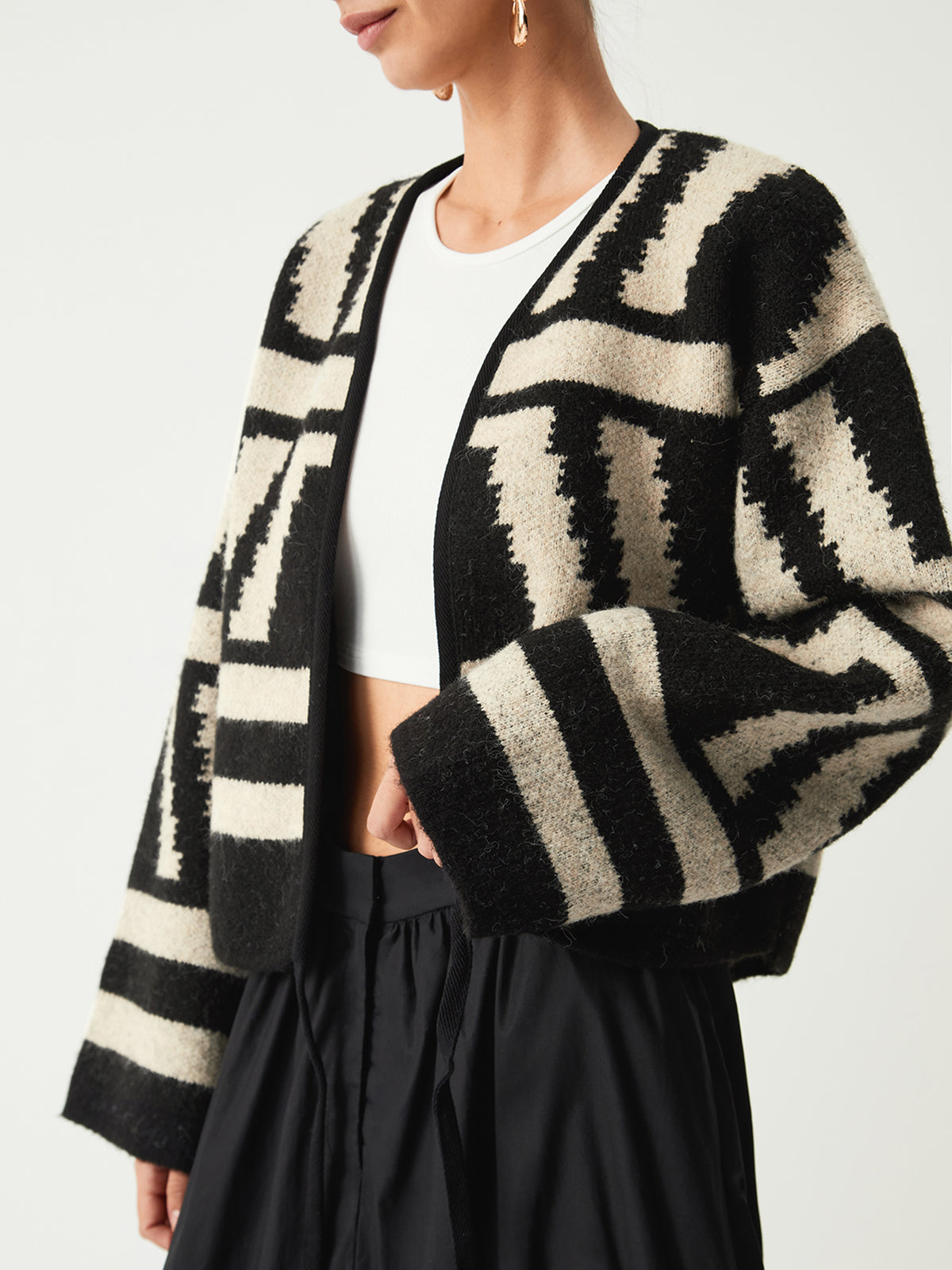 Gracefully Styled Cardigan for Any Occasion