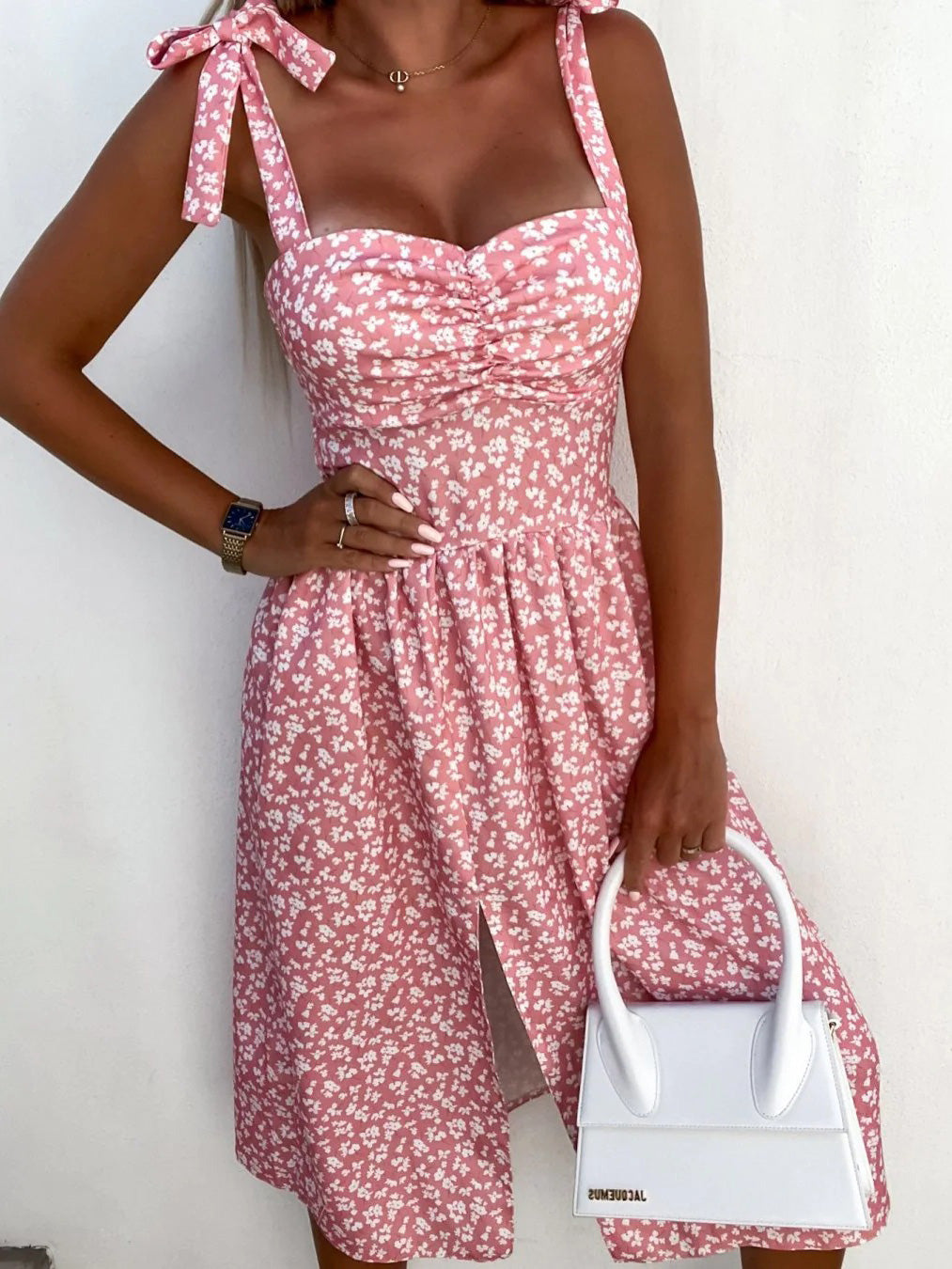 Classic Vintage Dress with a Flattering Fit