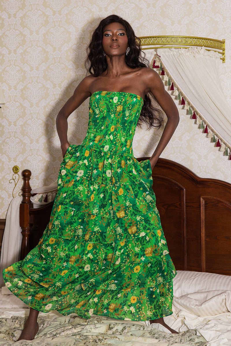 Well Tailored Dress with a Graceful Silhouette