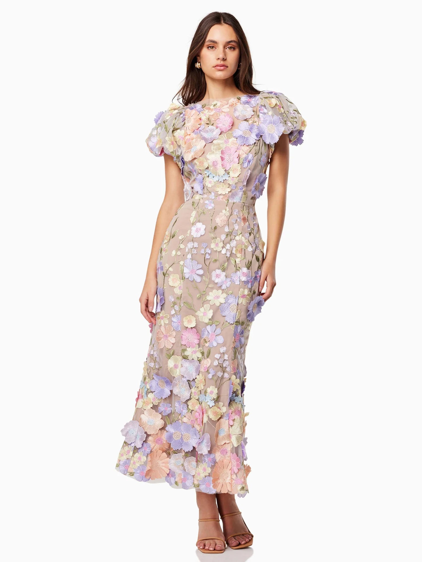 Well Tailored Dress with a Graceful Silhouette