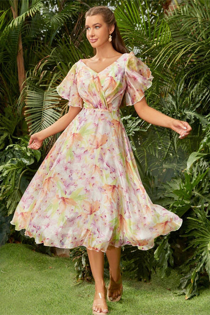 Beautifully Finished Dress in a Timeless Design