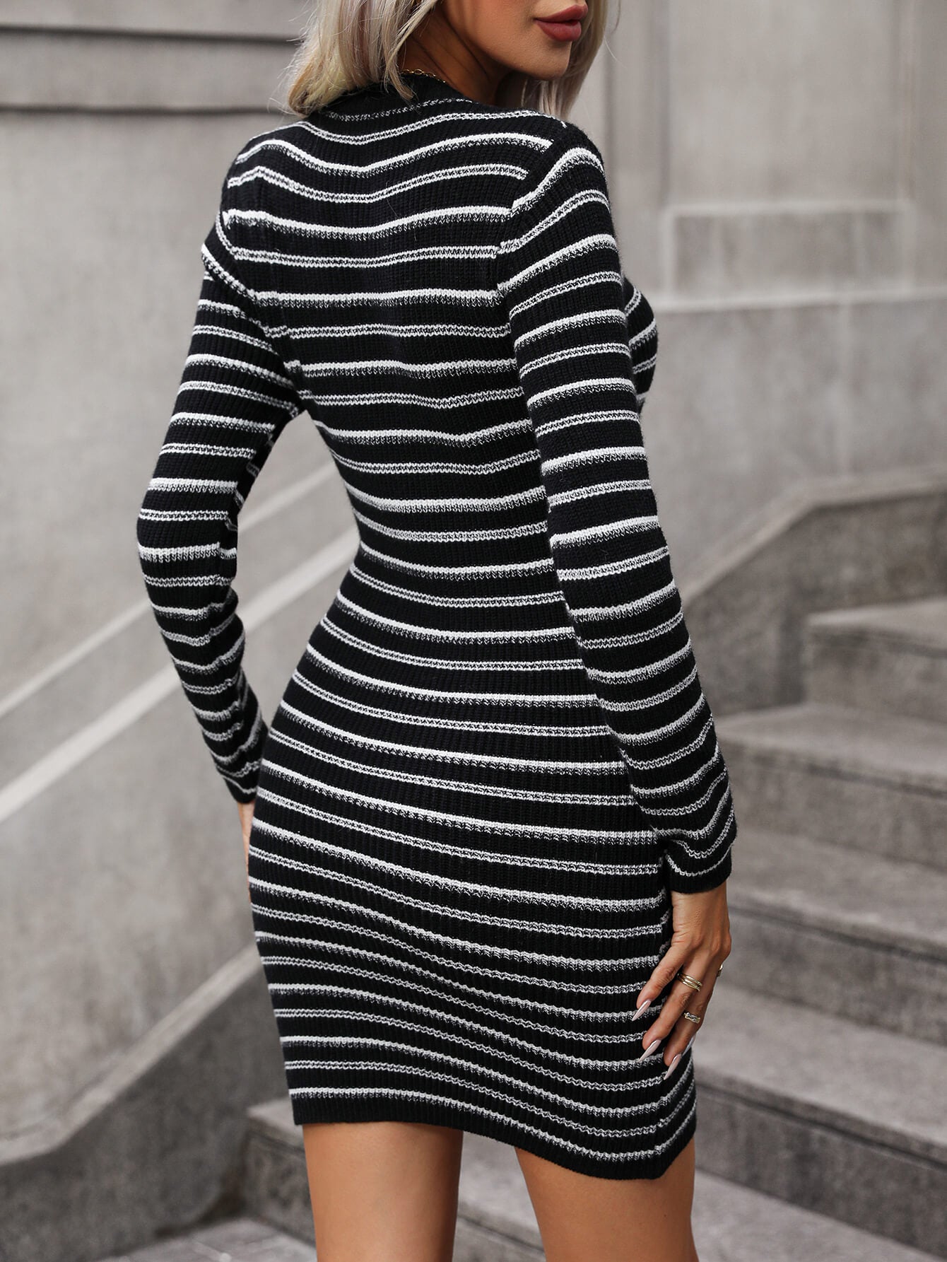 Beautifully Finished Dress in a Timeless Design