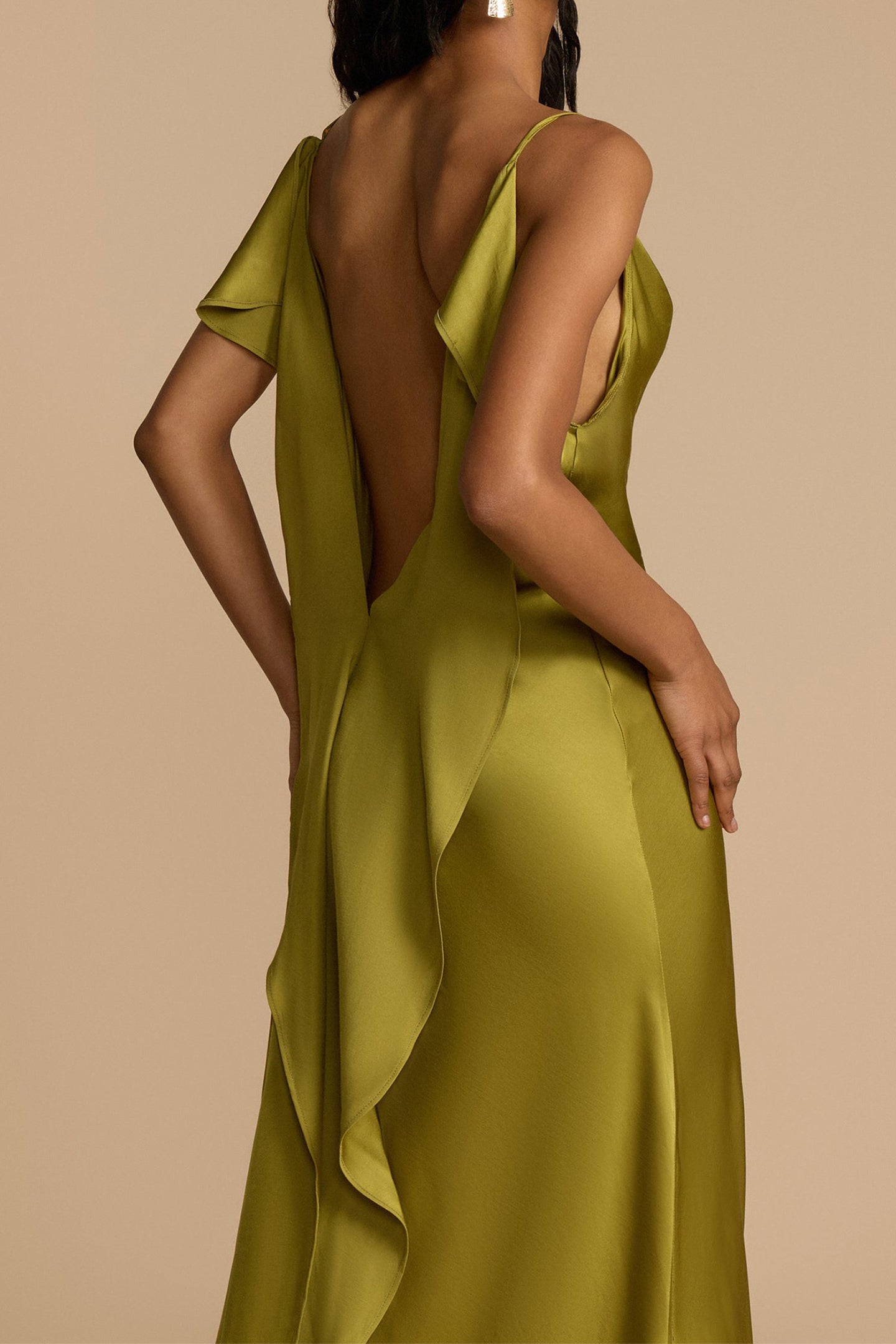 Well Tailored Dress with a Graceful Silhouette