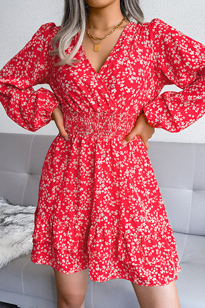 Classic Vintage Dress with a Flattering Fit